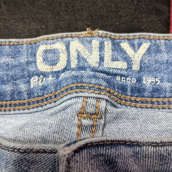 Brand new never worn ONLY jeans with cuffs - Picture 2 of 4